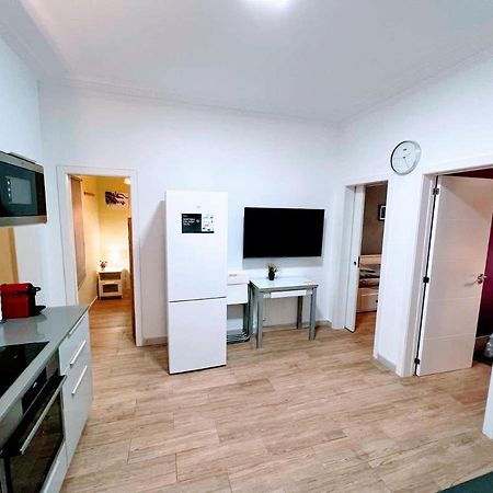 New Camp Nou Apartment/Diret Airport,Beautiful L'Hospitalet de Llobregat Buitenkant foto