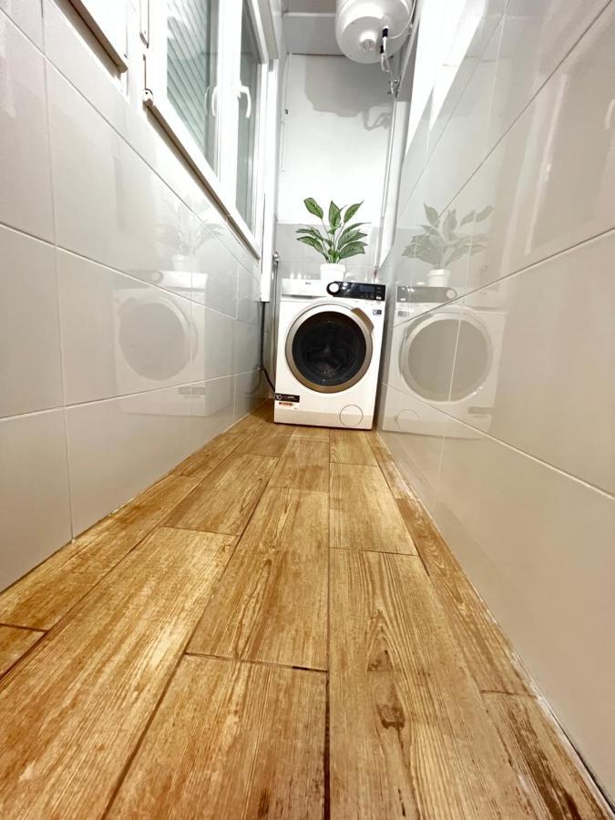 New Camp Nou Apartment/Diret Airport,Beautiful L'Hospitalet de Llobregat Buitenkant foto