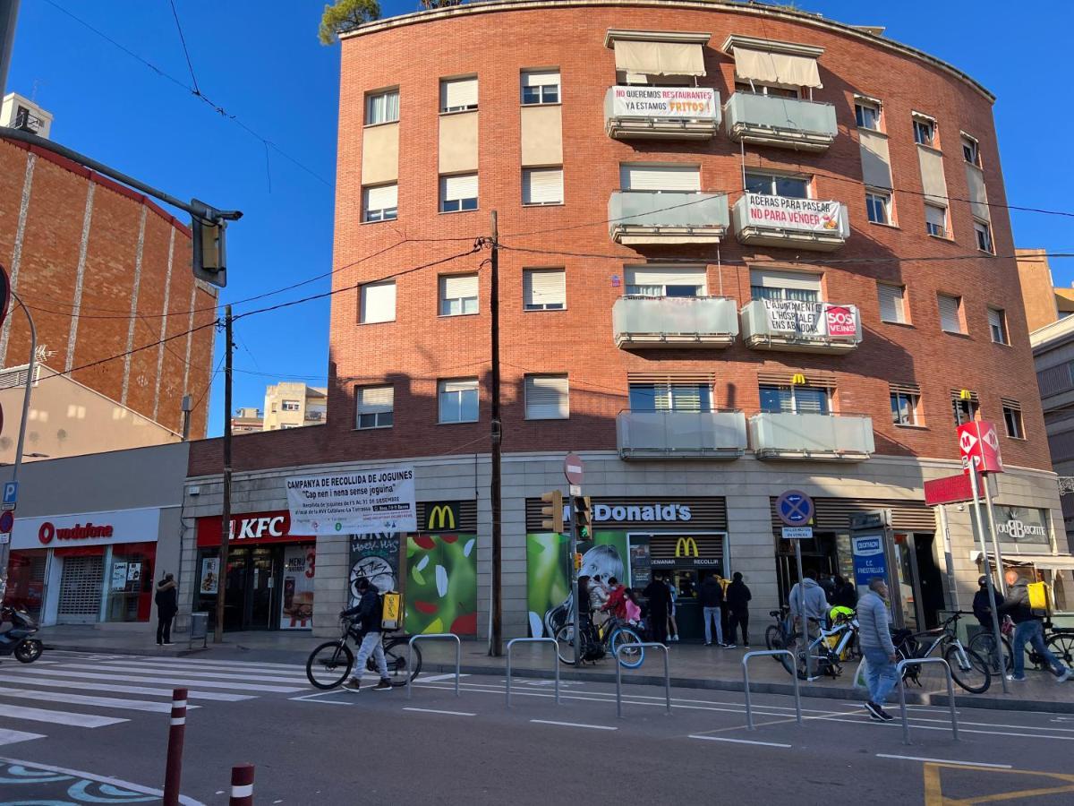 New Camp Nou Apartment/Diret Airport,Beautiful L'Hospitalet de Llobregat Buitenkant foto