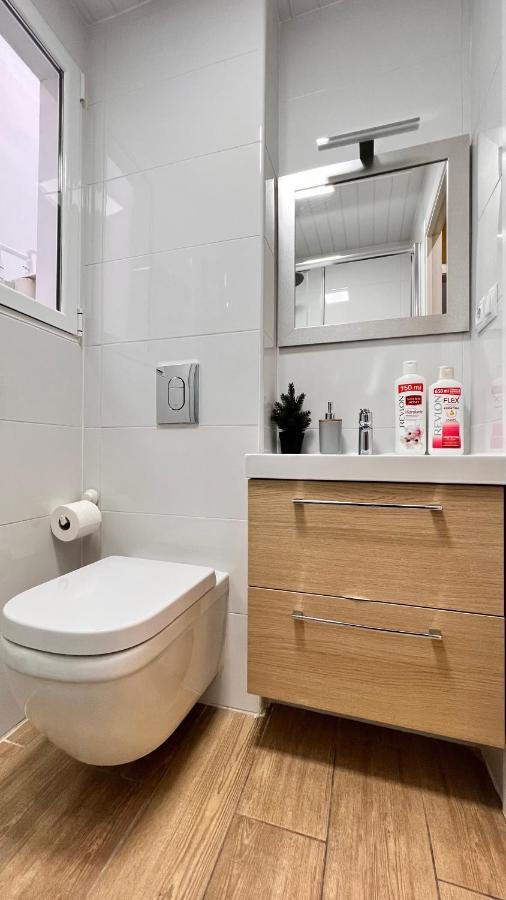 New Camp Nou Apartment/Diret Airport,Beautiful L'Hospitalet de Llobregat Buitenkant foto